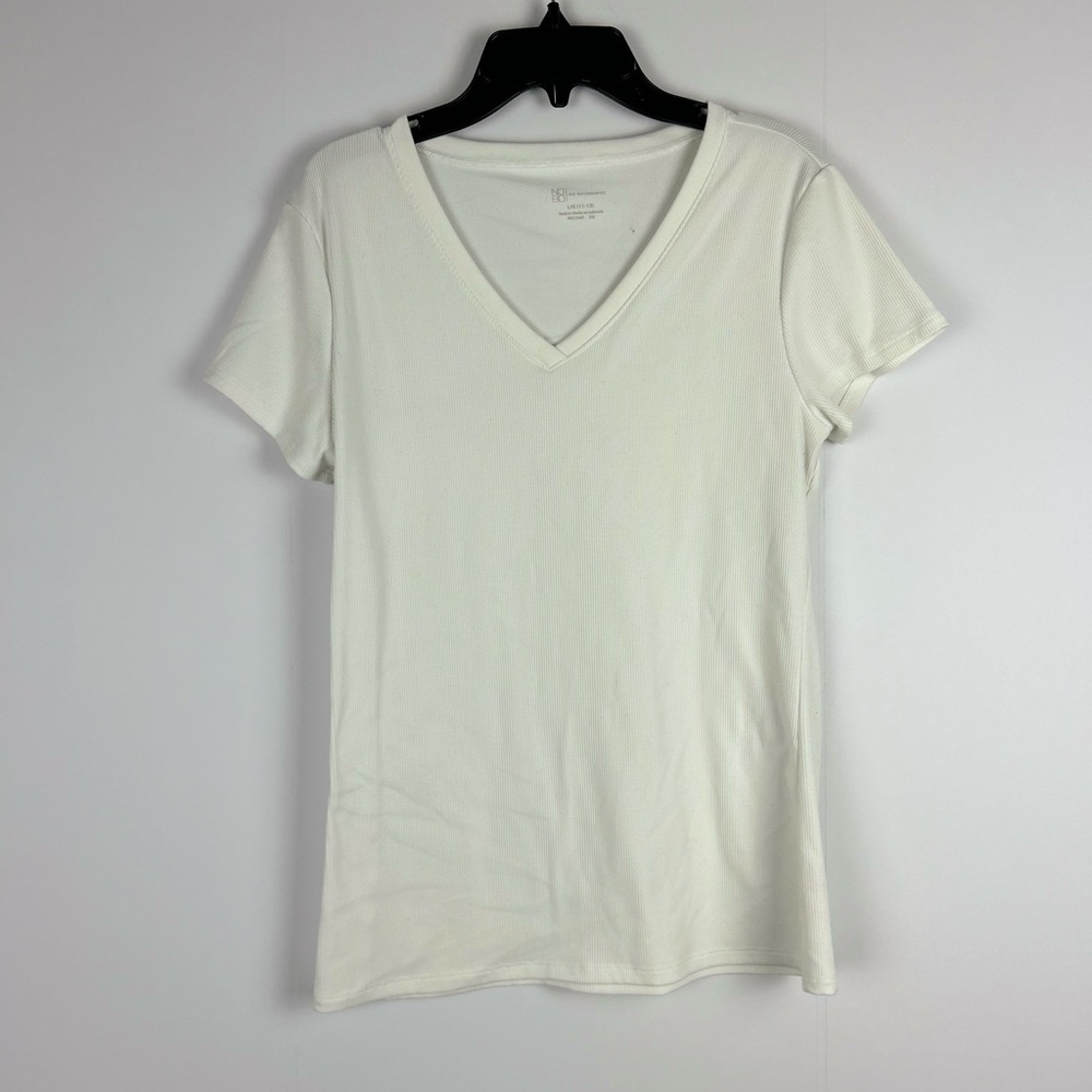 White teeshirt